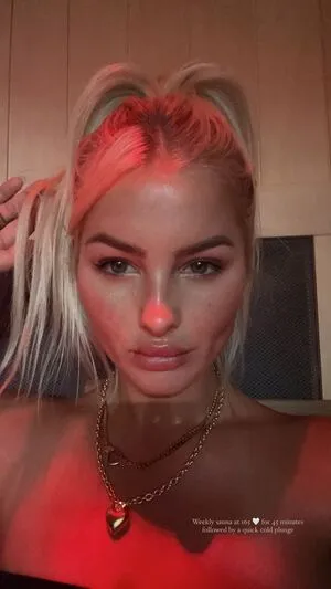 Caroline Weeks OnlyFans Leaked Free Thumbnail Picture - #apesw57gkt