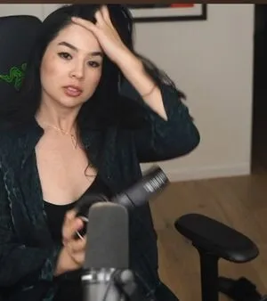 Carolinekwan OnlyFans Leaked Free Thumbnail Picture - #LKtcESj5Ap