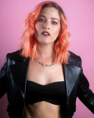 Cassadee Pope Thumbnail Picture
