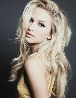 Cassidy Wolf Thumbnail Picture