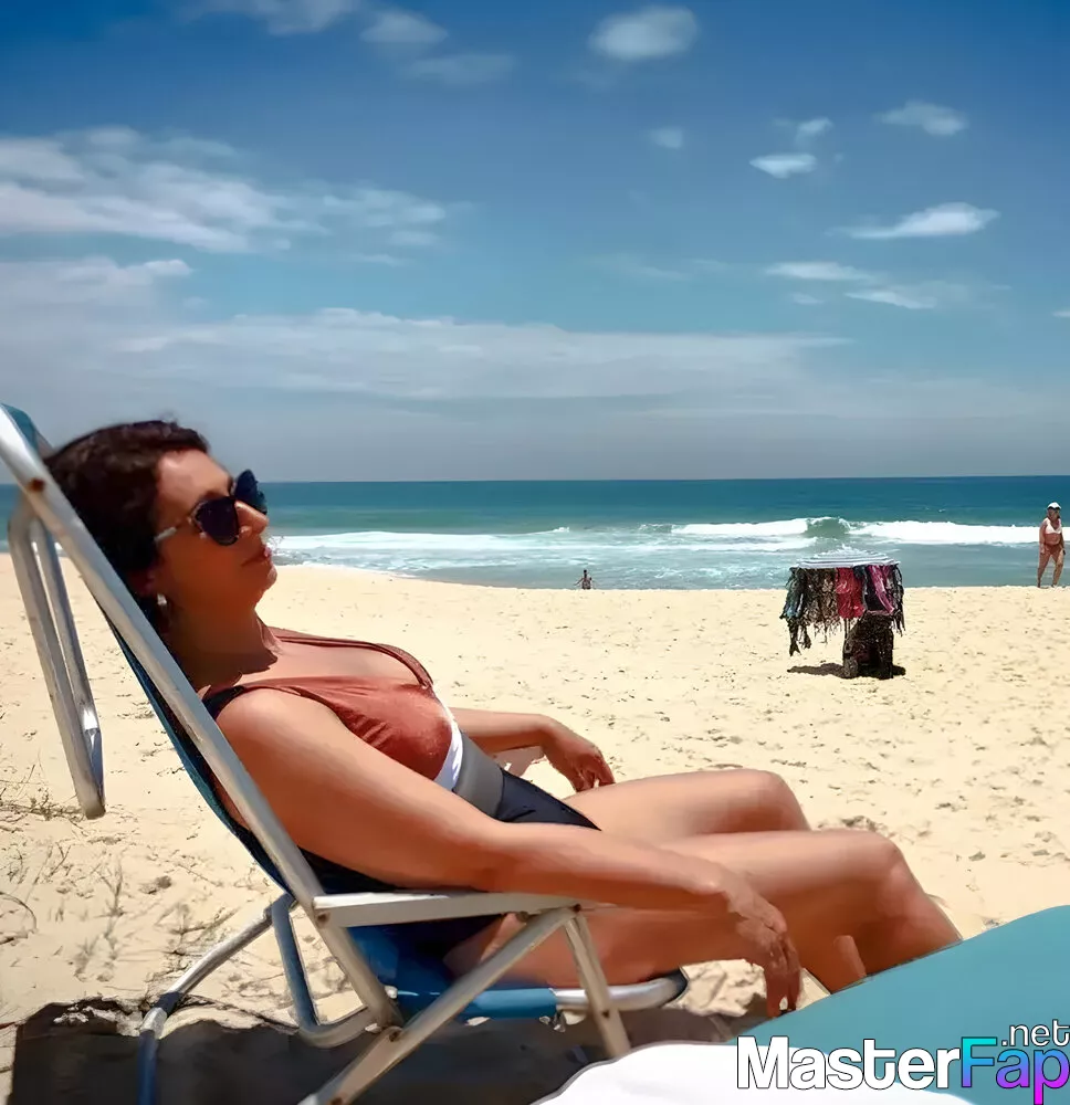 Catia fonseca de biquini