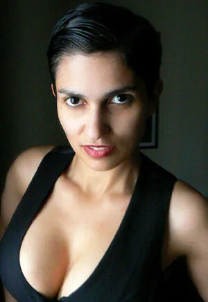 Celine Bara Thumbnail Picture