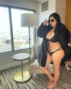 Champagne Chronicles Thumbnail Picture