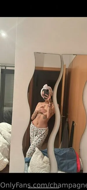 Champagneemammmi Thumbnail Picture
