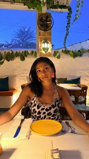 Charithra Chandran OnlyFans Leaked Free Thumbnail Picture - #uBeAILX8cG