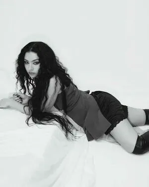 Charli XCX OnlyFans Leaked Free Thumbnail Picture - #aEXd13vXug