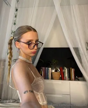 Charlottteeee OnlyFans Leaked Free Thumbnail Picture - #VpTEEFoPtd