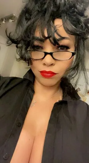 Charmaine Sinclair Thumbnail Picture