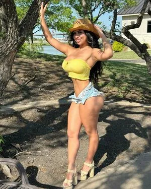 Chavellasworld OnlyFans Leaked Free Thumbnail Picture - #izBTo95FhU