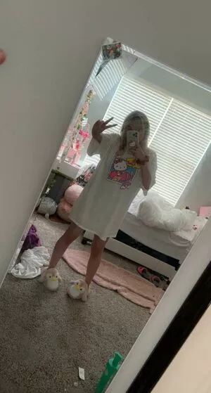 Chewywaifu Thumbnail Picture