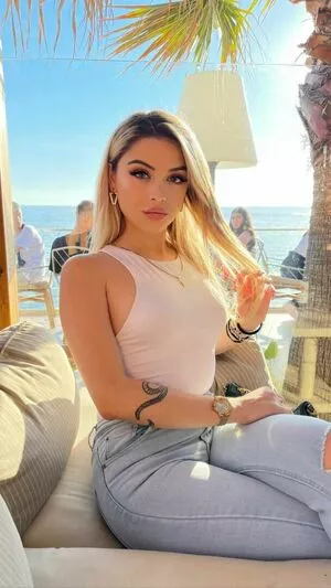 Chiara Nikolli Profile Thumbnail