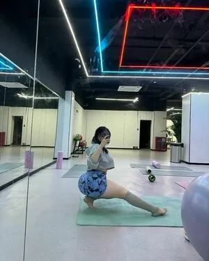 Chinese Twitter Girls Megathread Thumbnail Picture