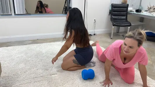 Chiropractor OnlyFans Leaked Free Thumbnail Picture - #3i4H9oK1jS