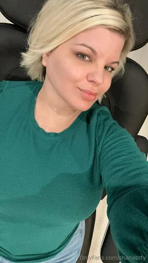 Chivelicious OnlyFans Leaked Free Thumbnail Picture - #2Zg4Af8C4z