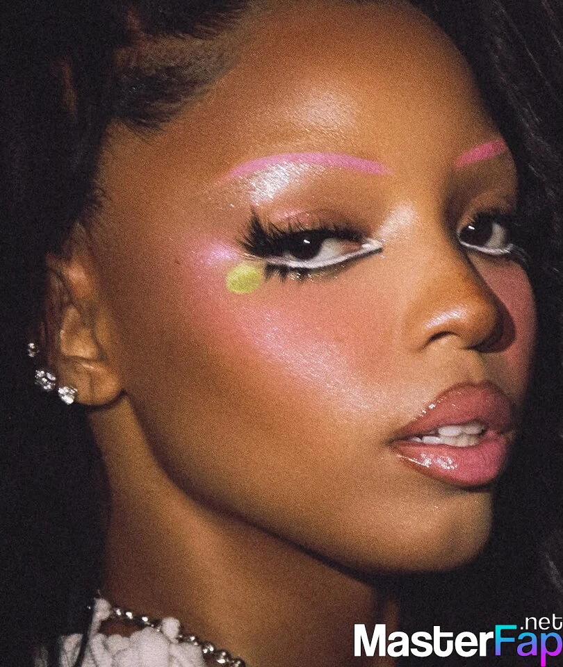 Chloe Bailey 4 OnlyFans Leak Picture - #l4dU9fFPes.