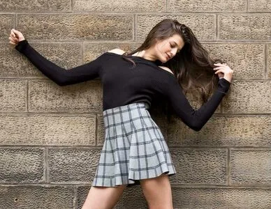 Chloe Bella Thumbnail Picture