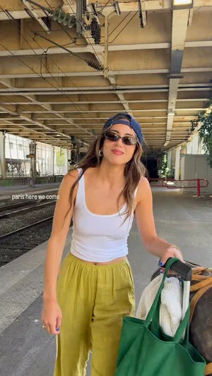 Chloe Bennet OnlyFans Leaked Free Thumbnail Picture - #4liDaRBaf2