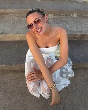 Chloe Burrows OnlyFans Leaked Free Thumbnail Picture - #CpLK6k4AkL