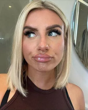 Chloe Burrows OnlyFans Leaked Free Thumbnail Picture - #ewkxXQICCQ