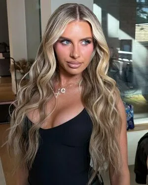 Chloe Burrows OnlyFans Leaked Free Thumbnail Picture - #ngM5TGeZj1