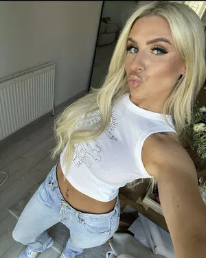 Chloe Burrows OnlyFans Leaked Free Thumbnail Picture - #oboX7ISV51
