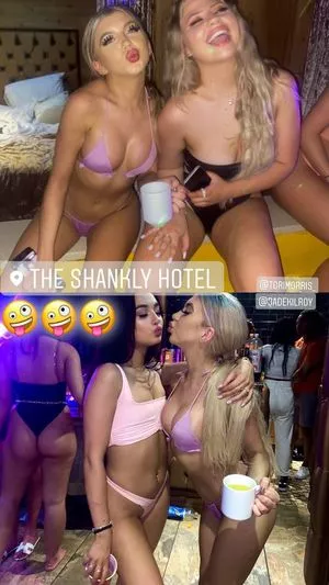 Chloe Collier Thumbnail Picture