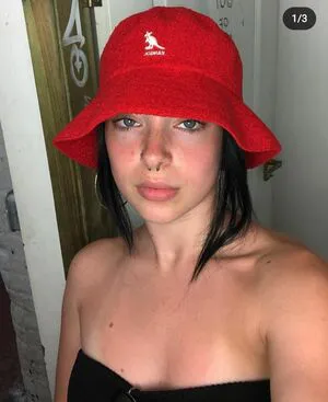 Chloe Hodgson Thumbnail Picture