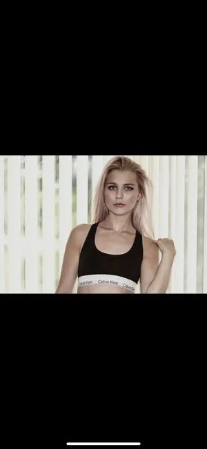 Chloe Holden Thumbnail Picture