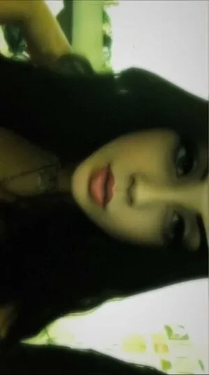 Chloeehatesu Thumbnail Picture