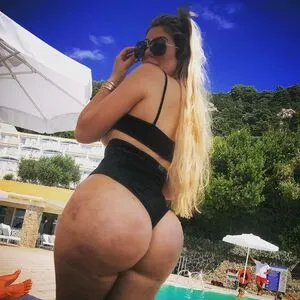Chloeferry Thumbnail Picture