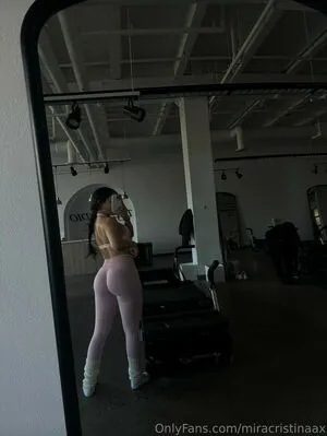 Chrrristina Chrristineee Thumbnail Picture