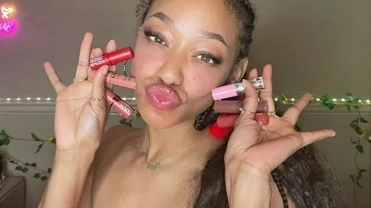 Chynaunique Thumbnail Picture