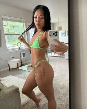 Cindyxxchen Thumbnail Picture