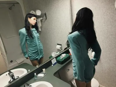 Clairo OnlyFans Leaked Free Thumbnail Picture - #ALGyow1VQz