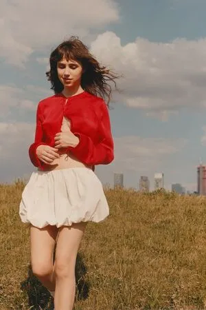 Clairo OnlyFans Leaked Free Thumbnail Picture - #CKZy14Fl1M