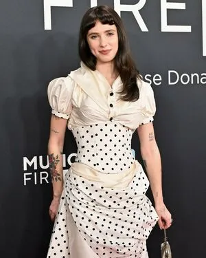 Clairo OnlyFans Leaked Free Thumbnail Picture - #Dgdb4VgplF