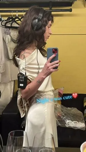 Clairo OnlyFans Leaked Free Thumbnail Picture - #UAT9C0IPHl