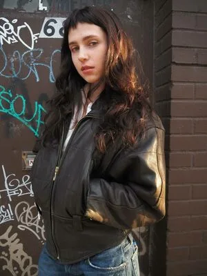 Clairo OnlyFans Leaked Free Thumbnail Picture - #Uzp8KDeRQ5