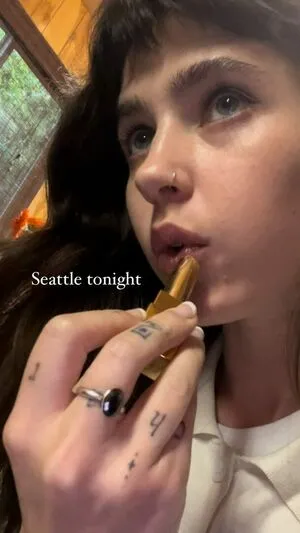 Clairo OnlyFans Leaked Free Thumbnail Picture - #X2WjuH8cOR