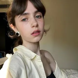 Clairo OnlyFans Leaked Free Thumbnail Picture - #X2k0pym1bz