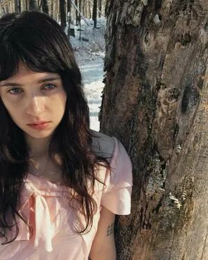Clairo OnlyFans Leaked Free Thumbnail Picture - #alhpKSVcK5
