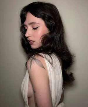 Clairo OnlyFans Leaked Free Thumbnail Picture - #xSs65ziidQ