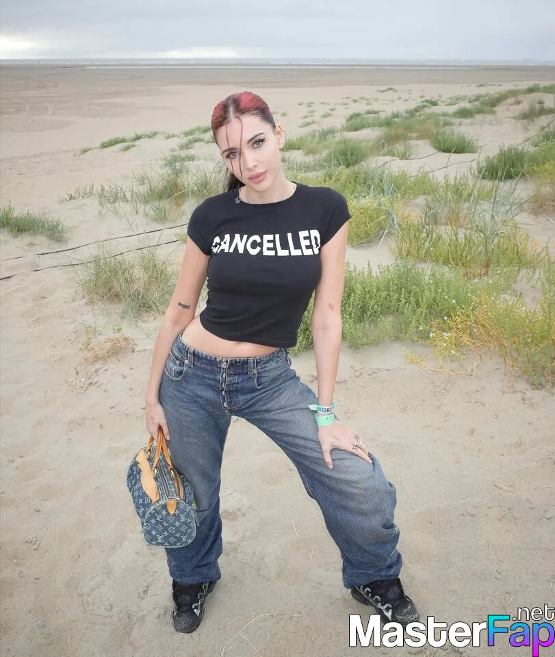 Clara Cuv OnlyFans Leak Picture - #4wCLA5fjrV.