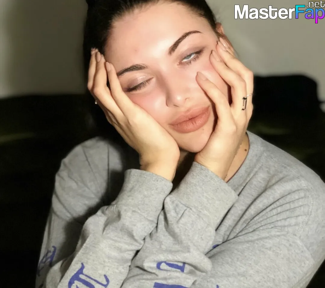 Clara Cuv OnlyFans Leak Picture - #eHLA9Xvw5w.