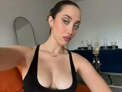Clara Perlmutter OnlyFans Leaked Free Thumbnail Picture - #0BKuXTeIw4