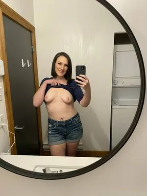 Claradeefree Thumbnail Picture