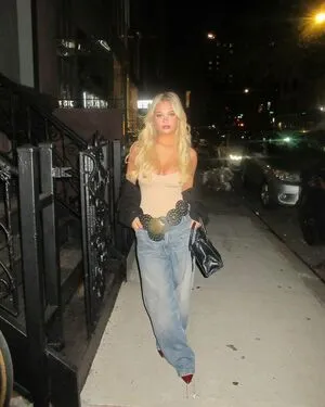 Claudia Conway Thumbnail Picture