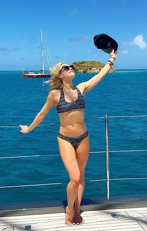 Claudia Lee Thumbnail Picture
