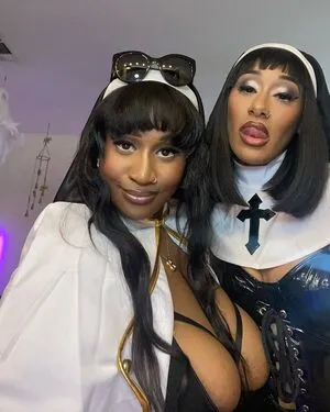 Cleo Cakes Thumbnail Picture