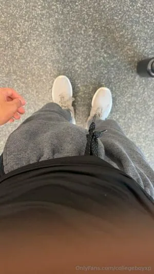 Collegeboyxp Thumbnail Picture